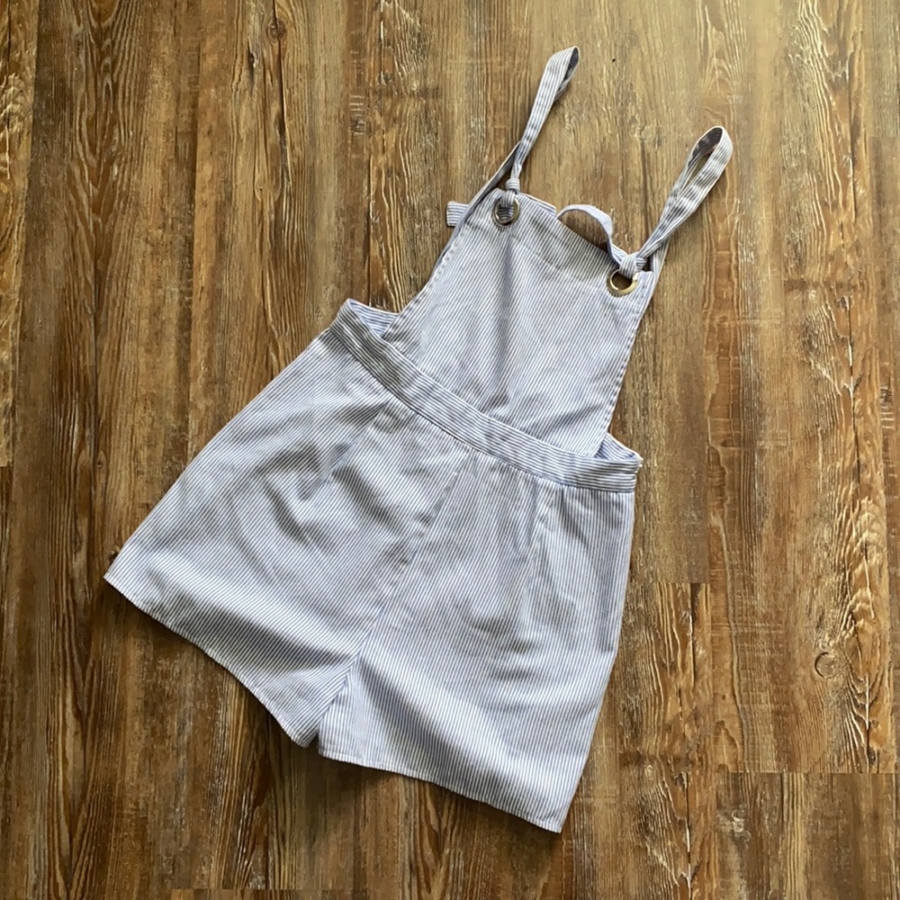 Boohoo Blue & White Pinstripe Sleeveless Beach Coveralls Romper